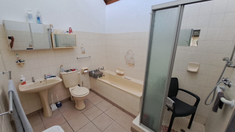 1 Bedroom Property for Sale in Oudorp North West